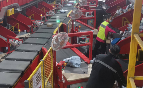 動態(tài)稱重掃碼測體一體機,掃碼稱重量方一體機,體積測量DWS設備